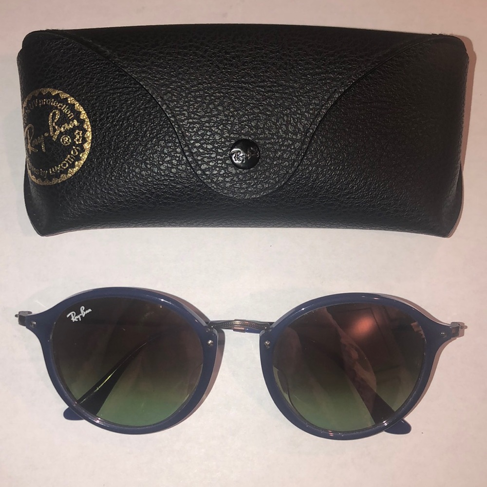 Rounded Navy Raybans